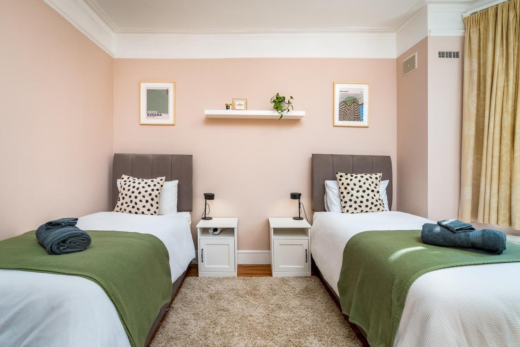 Homely And Stylish Apartment With A Garden In East Finchley Londra Esterno foto